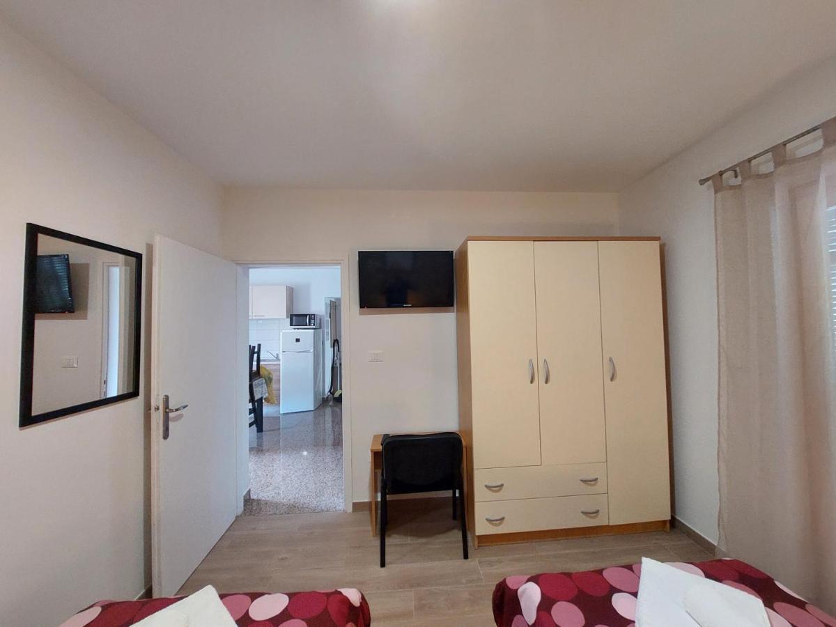 פורץ Apartment Luisa מראה חיצוני תמונה